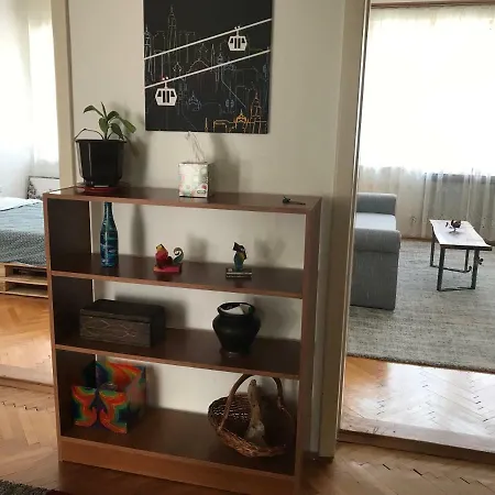 Cozy In Old Town Apartment *